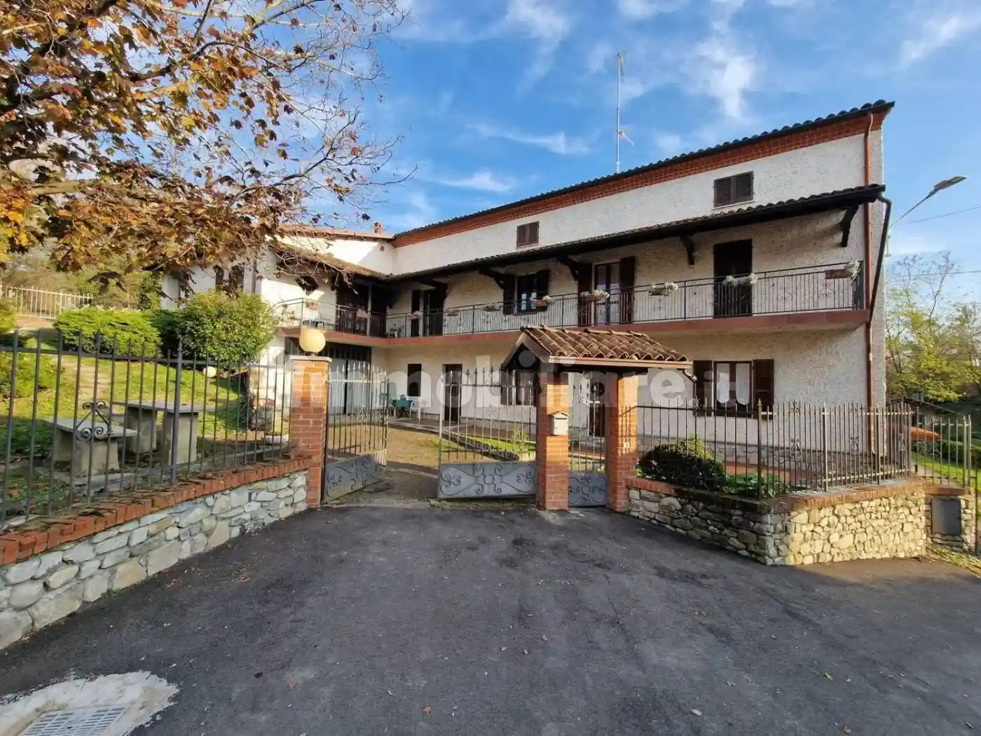 Villa in vendita a Momperone