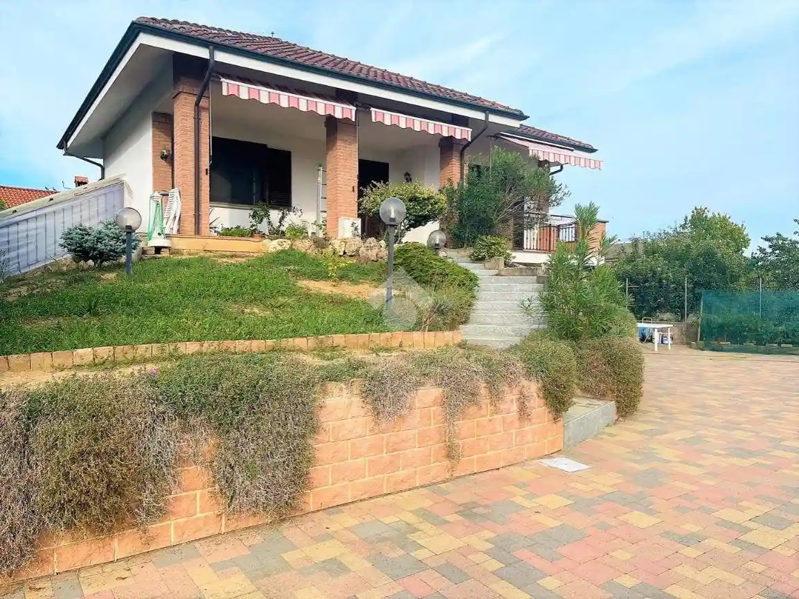 Villa in vendita a Poirino