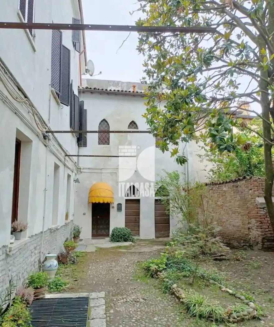 Appartamento in vendita a Mantova