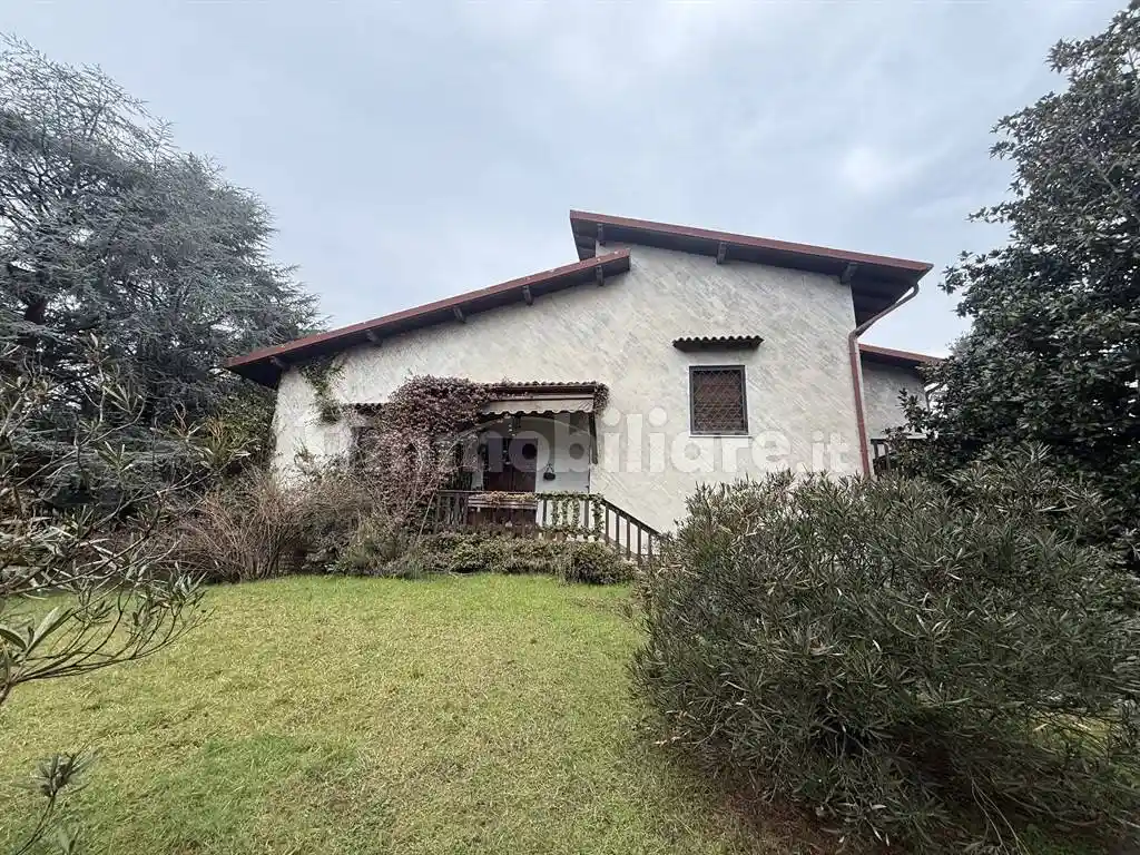 Villa in vendita a Palazzolo sull'Oglio
