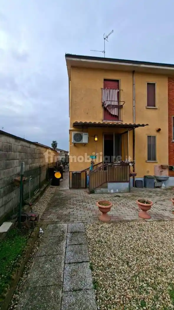 Villa in vendita a Garlasco