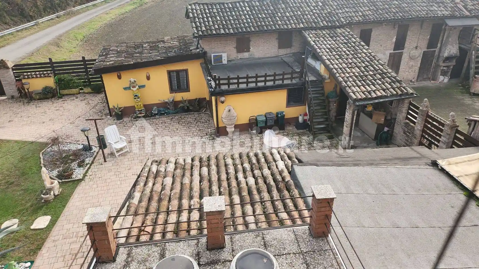 Palazzo - Edificio in vendita a Modena