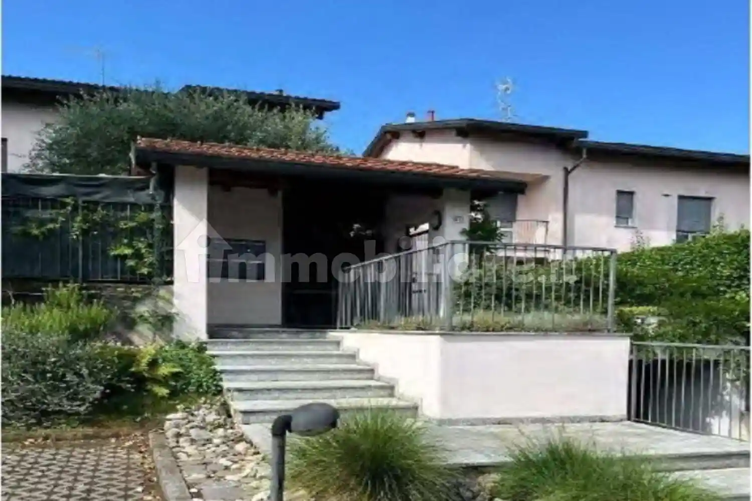 Appartamento in vendita a Costa Masnaga