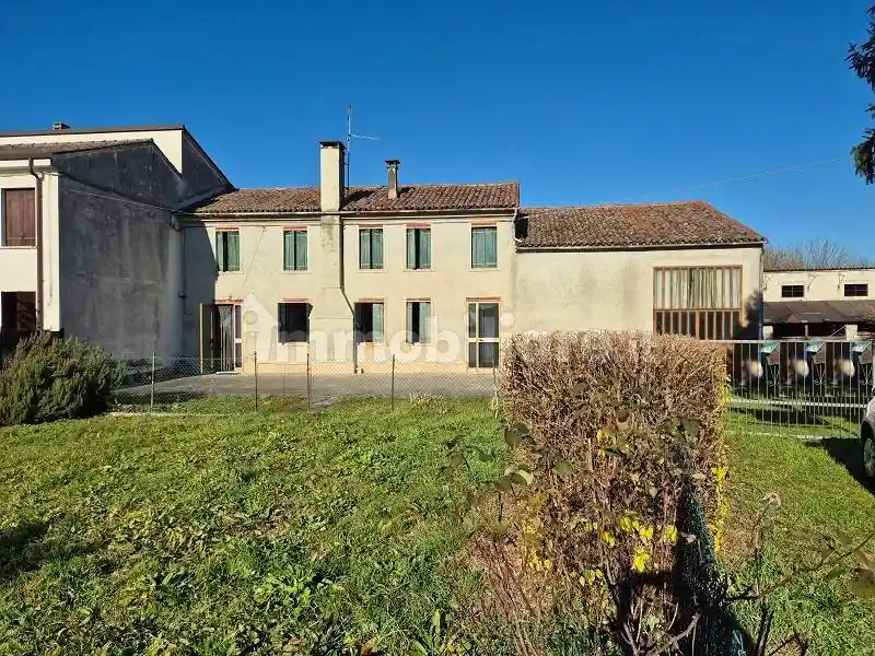 Casa indipendente in vendita a Terrazzo