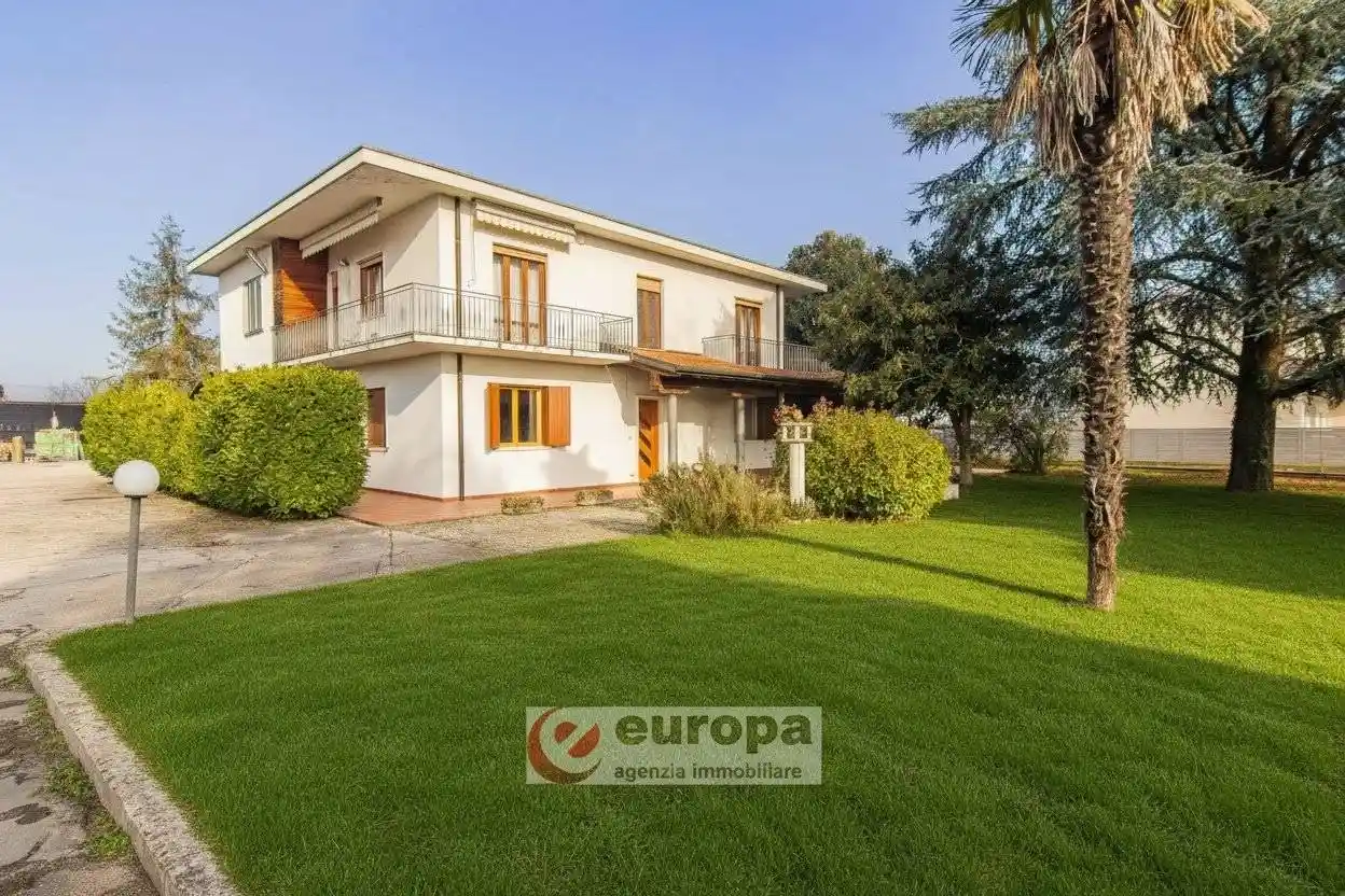 Casa indipendente in vendita a Vicenza