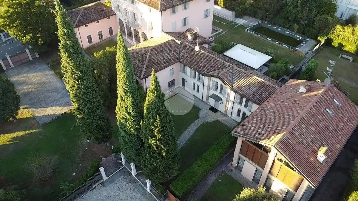 Casa indipendente in vendita a Brescia