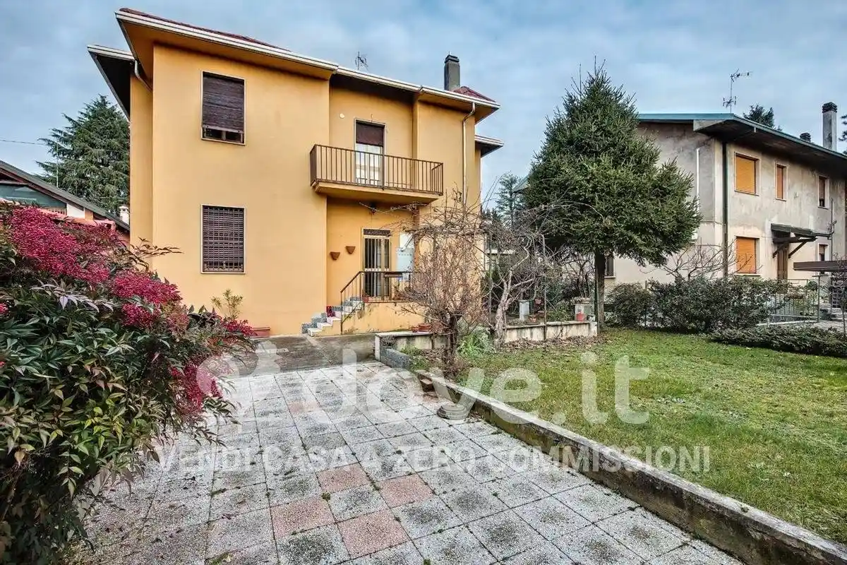 Villa in vendita a Legnano
