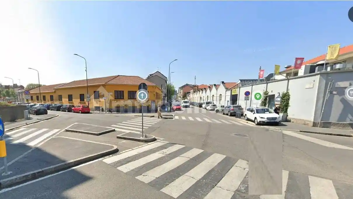 Palazzo - Edificio in affitto a Milano