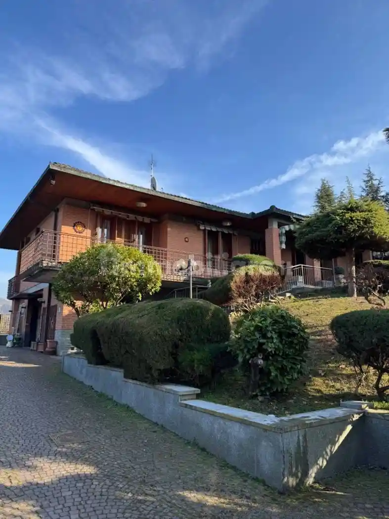 Villa in vendita a Canelli