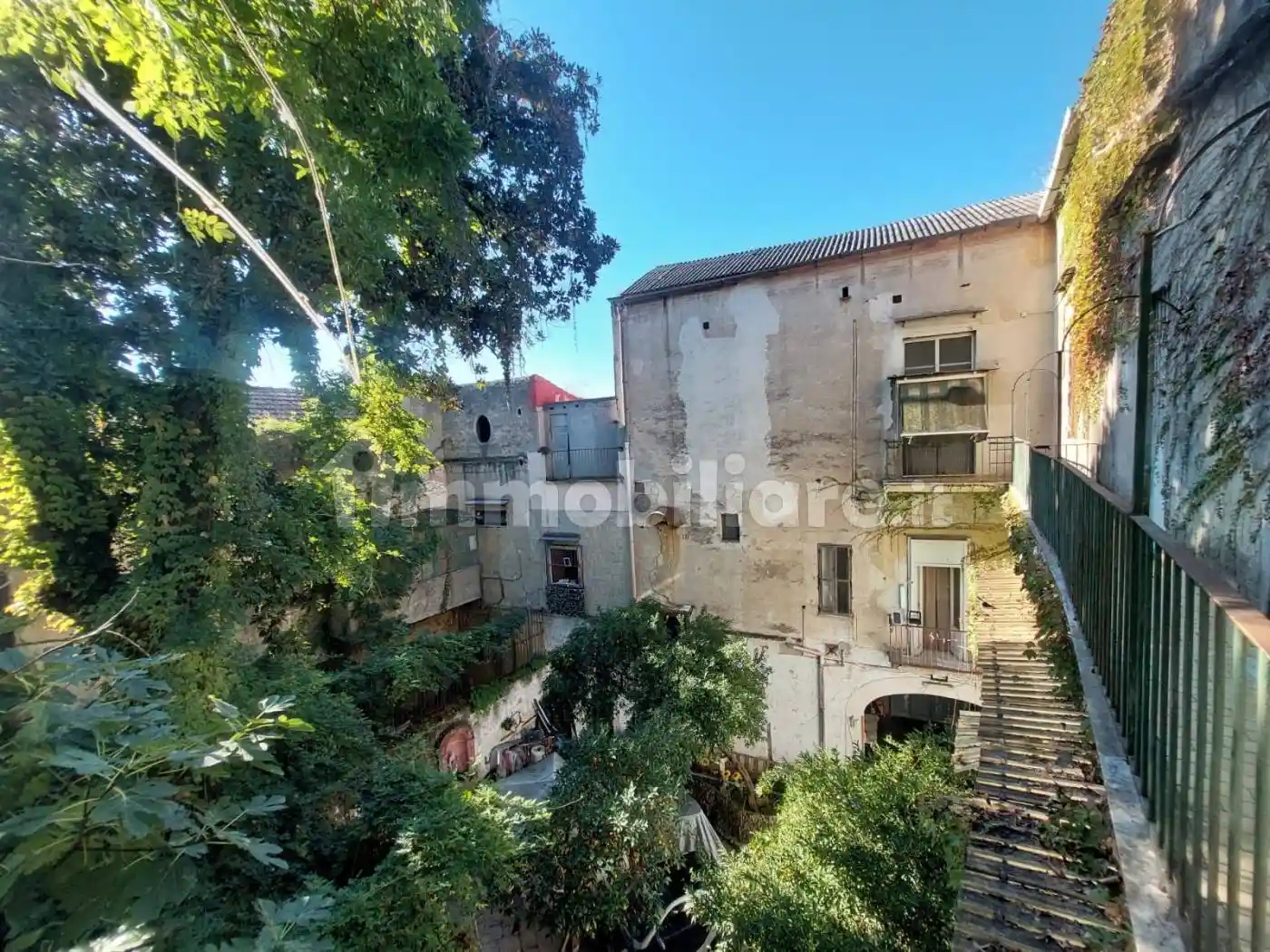 Palazzo - Edificio in vendita a Casoria