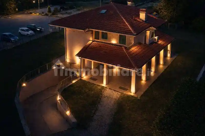 Villa in vendita a Cuneo