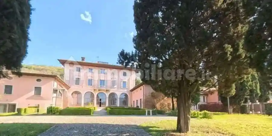 Villa in vendita a Brescia