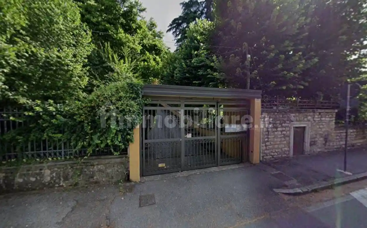 Palazzo - Stabile in vendita a Brescia