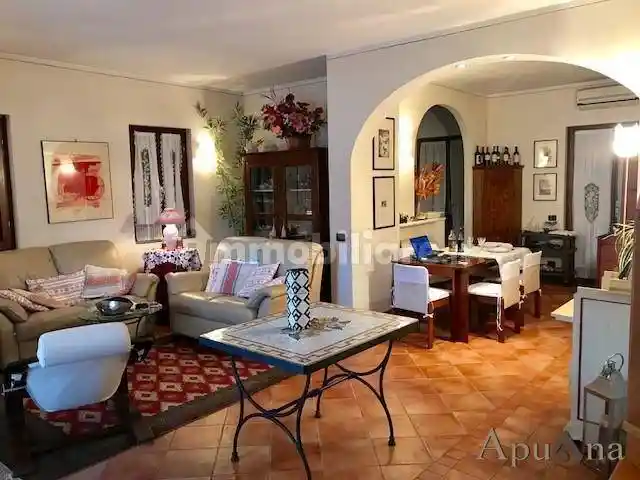 Villa in vendita a Montignoso