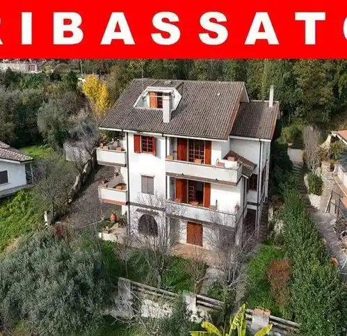 Villa in vendita a Castel San Pietro Romano