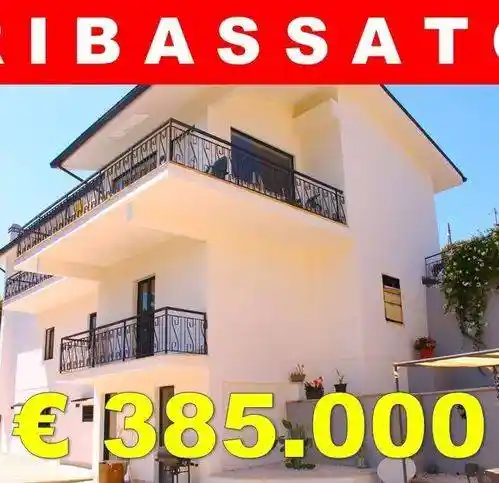 Villa in vendita a Zagarolo