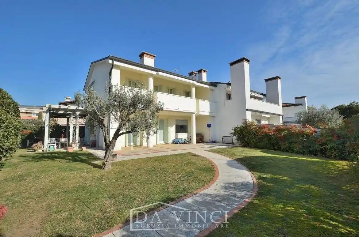 Villa in vendita a Bassano del Grappa