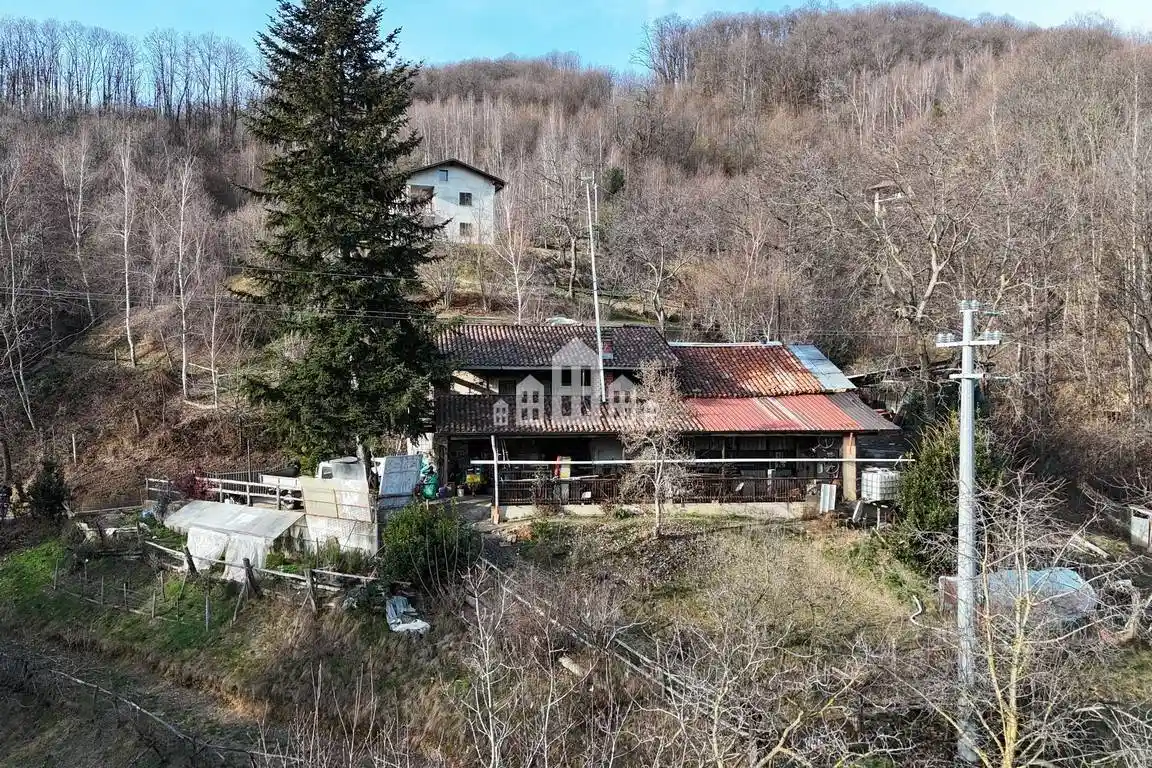 Casa indipendente in vendita a Issiglio