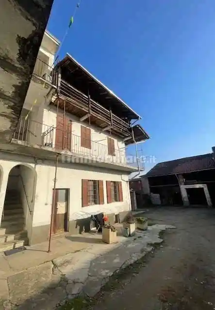 Casa indipendente in vendita a Cameri