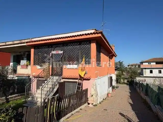 Villa in vendita a Aprilia