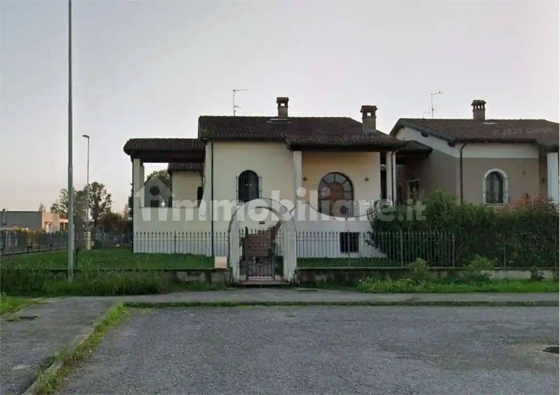 Villa in vendita a Borgo San Giacomo