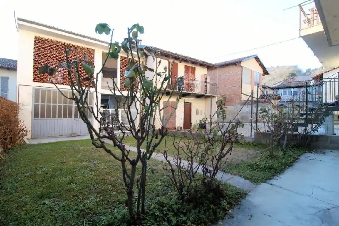 Casa indipendente in vendita a Monticello d'Alba