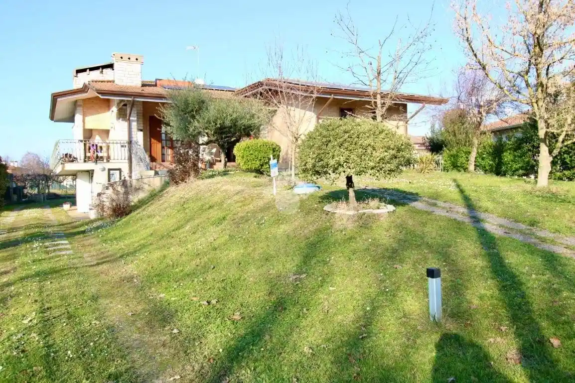 Villa in vendita a Porpetto