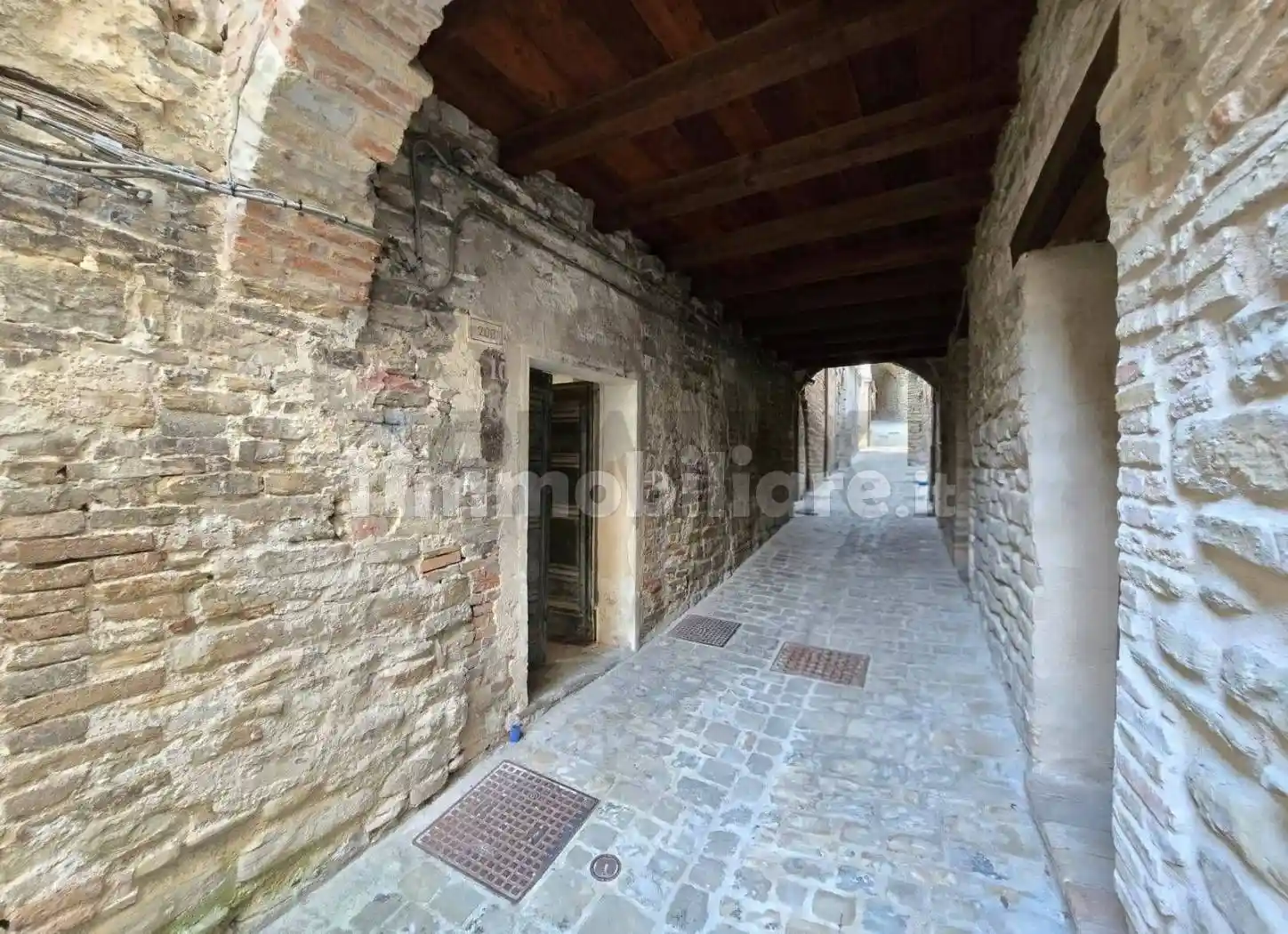 Casa indipendente in vendita a Serra San Quirico