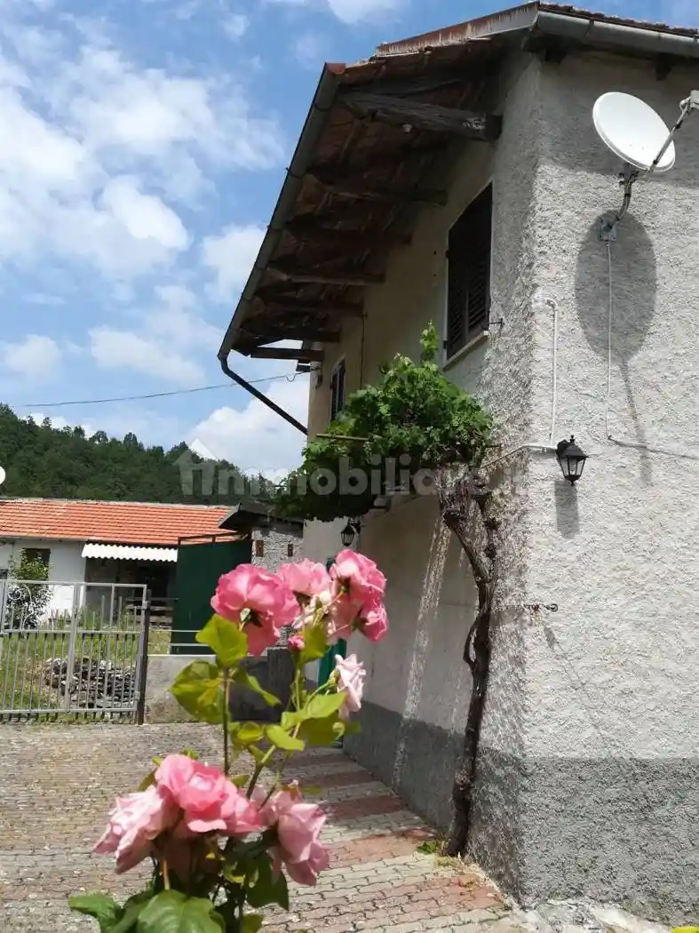 Casa indipendente in vendita a Cabella Ligure