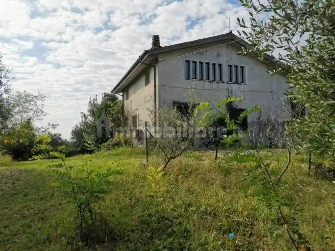Villa in vendita a Castelnuovo del Garda