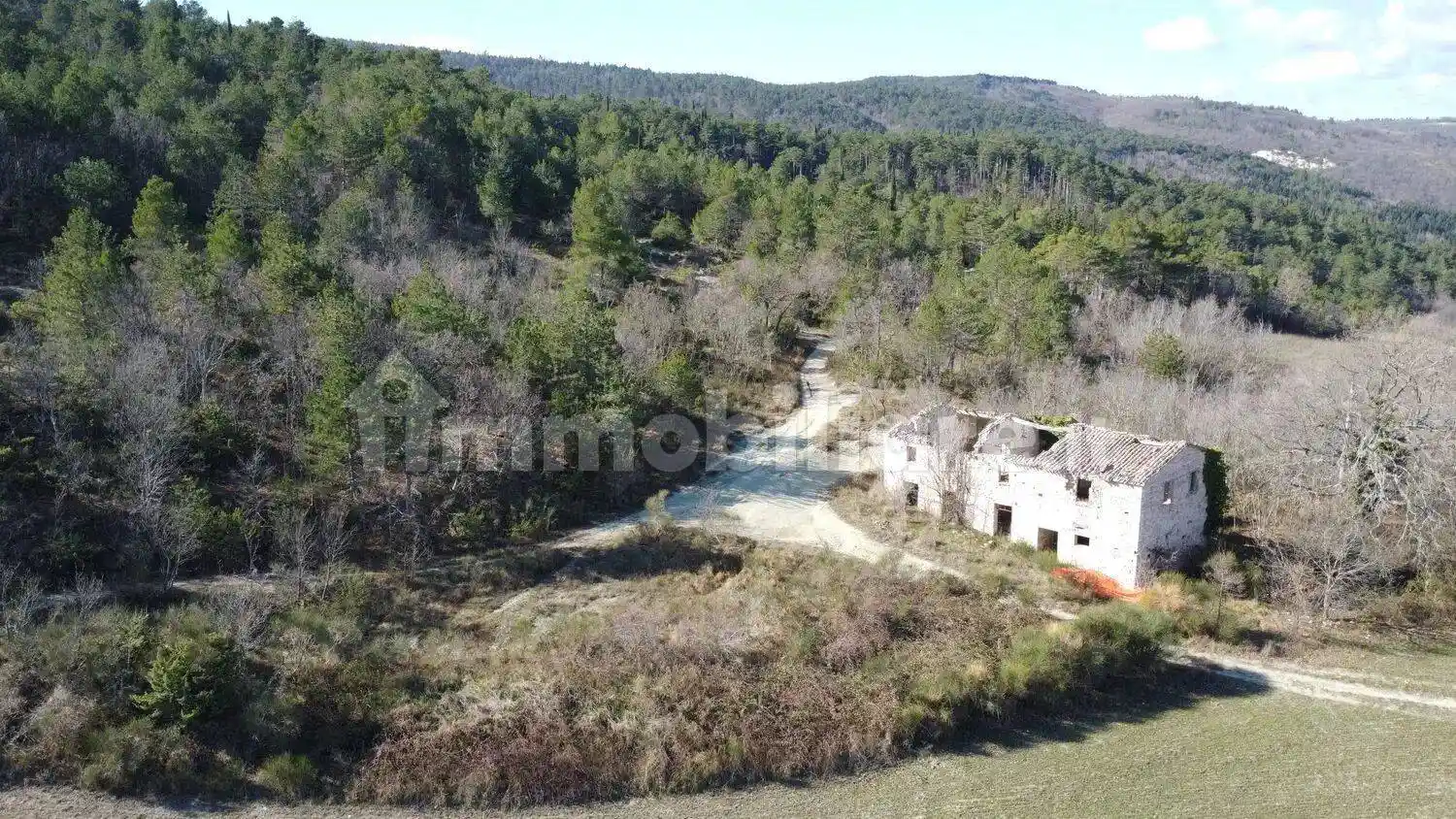 Rustico - Casale in vendita a Fossombrone