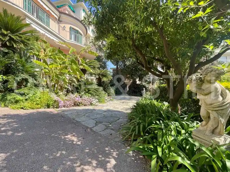 Villa in vendita a Sanremo