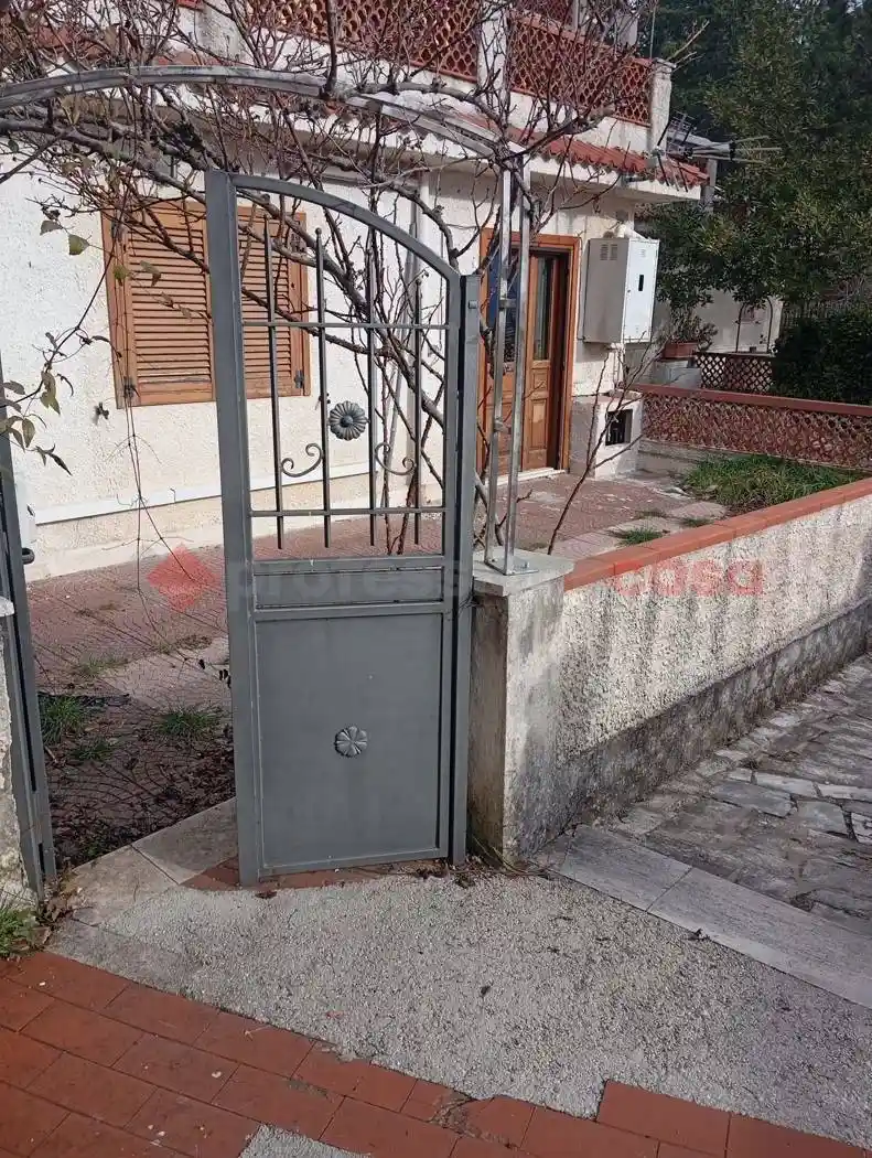 Casa indipendente in vendita a Vallinfreda