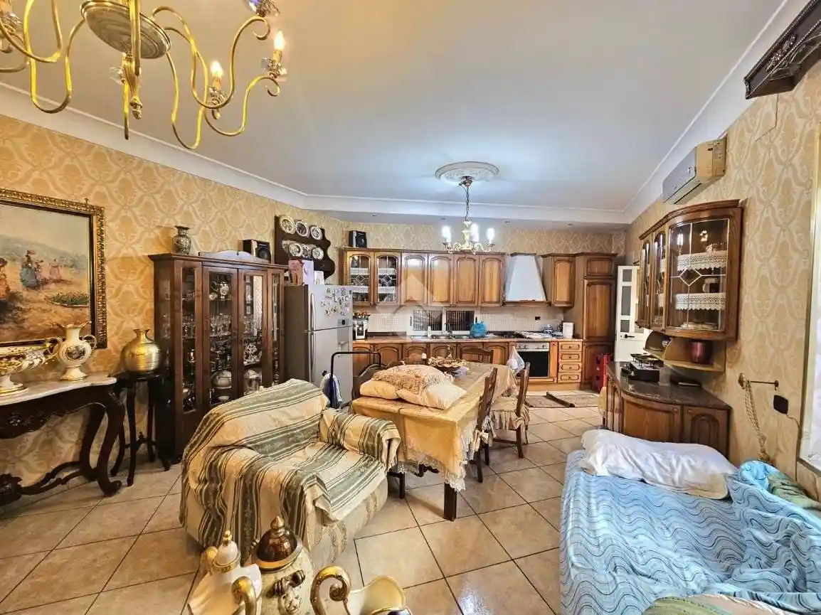 Palazzo - Edificio in vendita a Sant'Antimo