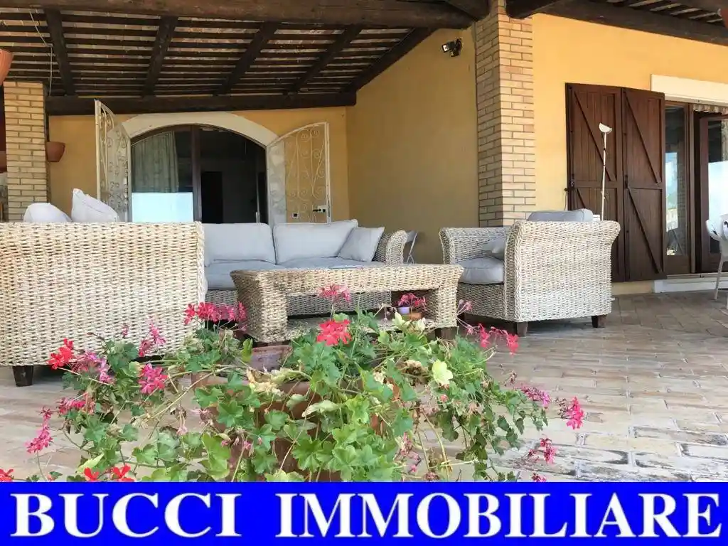 Villa in vendita a Civitaquana