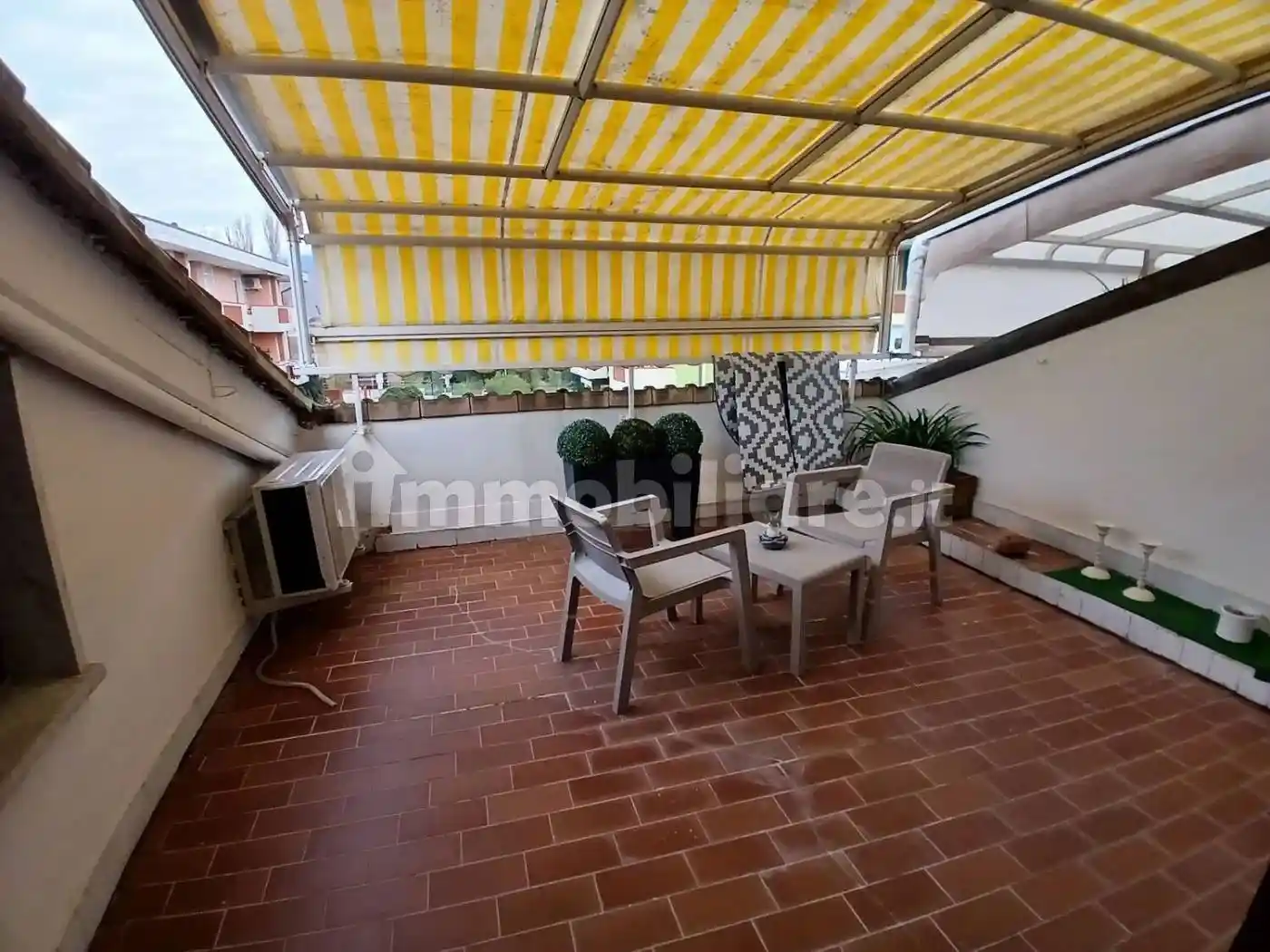 Villa in vendita a Luni