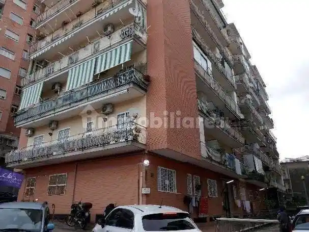 Appartamento in vendita a Napoli