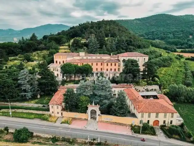 Palazzo - Edificio in vendita a Brescia