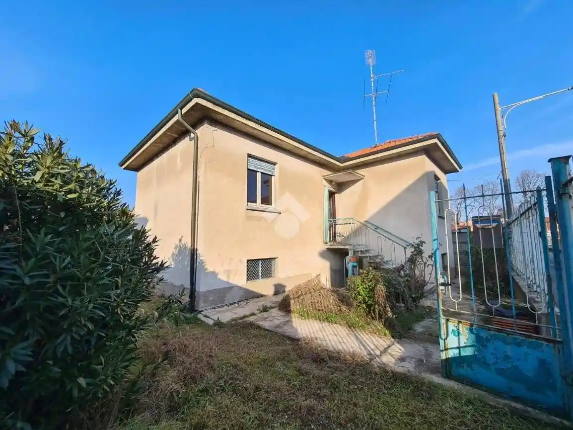 Villa in vendita a Cassinetta di Lugagnano