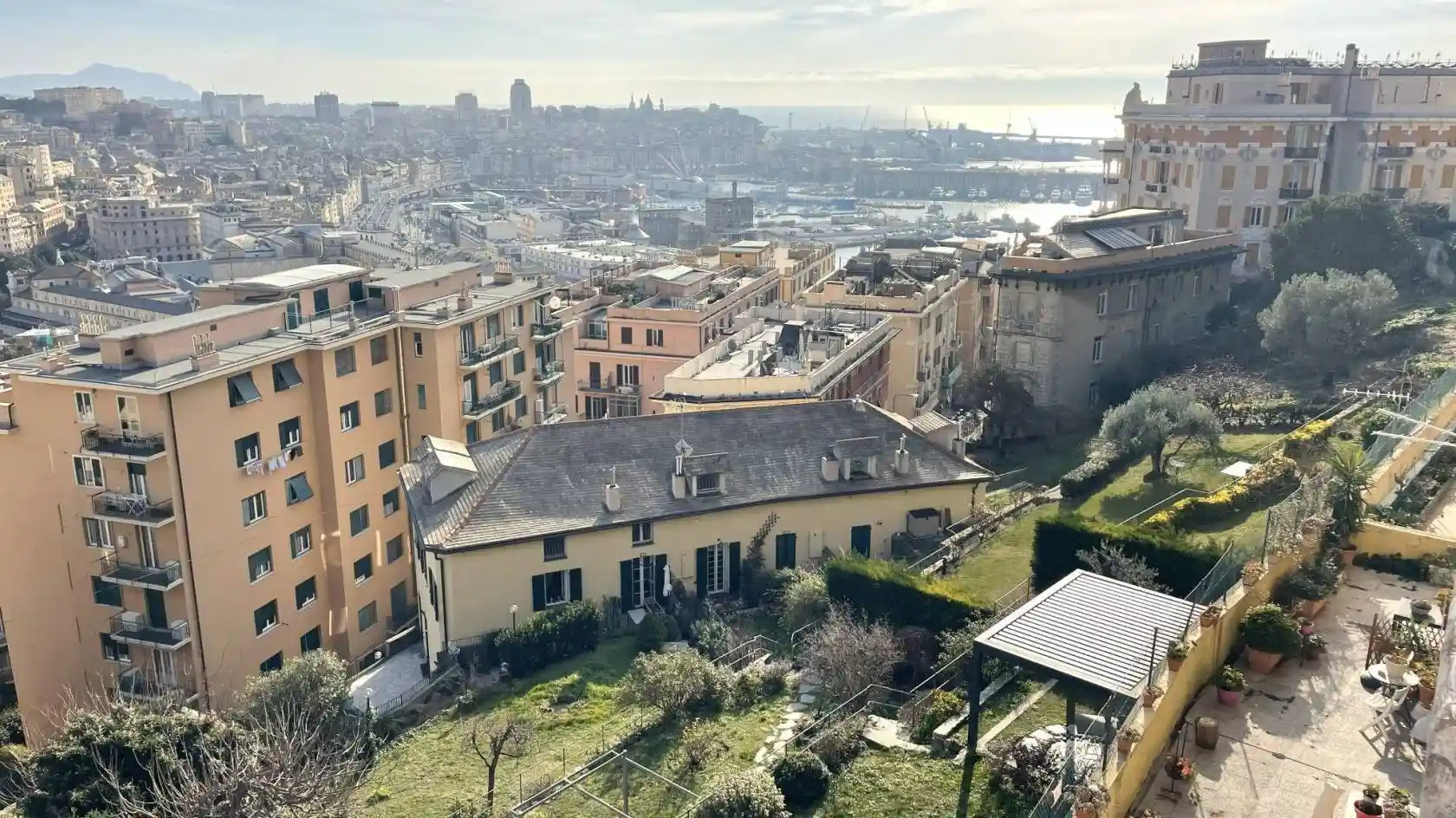 Appartamento in vendita a Genova