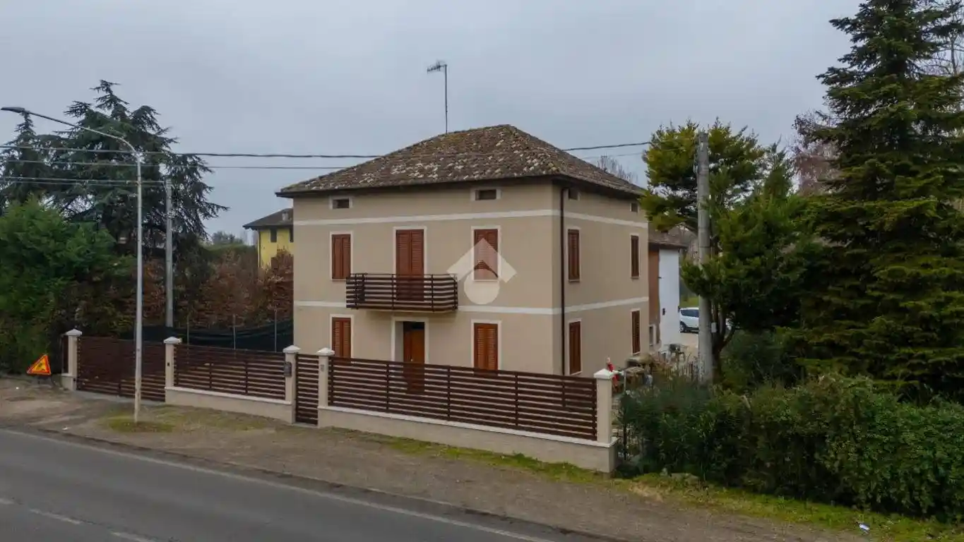 Casa indipendente in vendita a Cadelbosco di Sopra