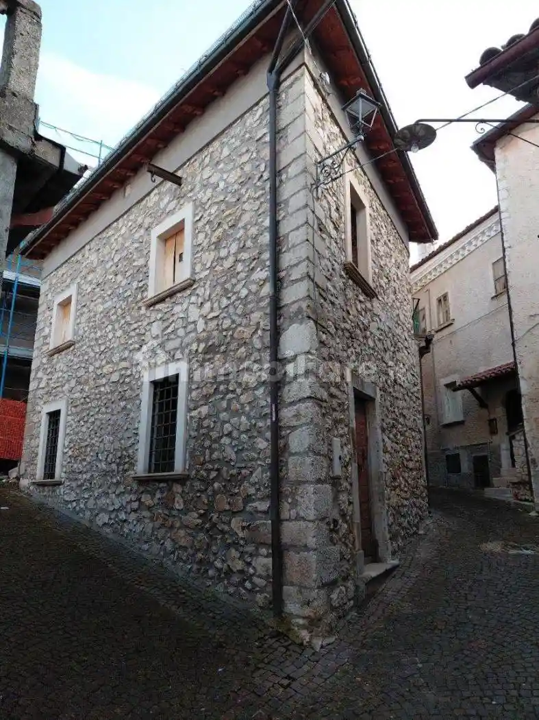 Rustico - Casale in vendita a Rocca di Mezzo