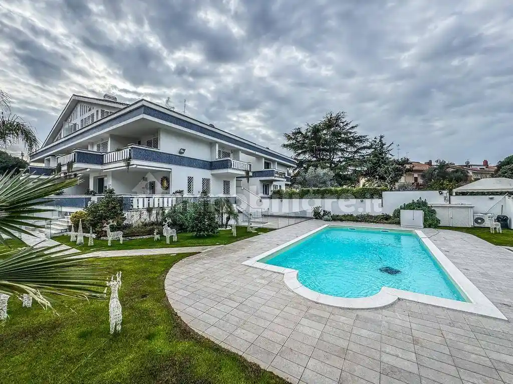 Villa in vendita a Roma