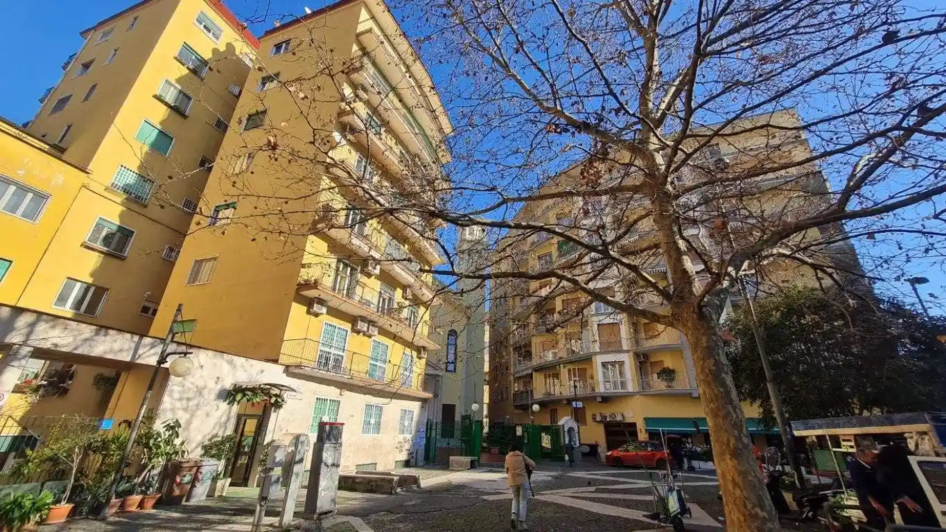 Appartamento in vendita a Napoli