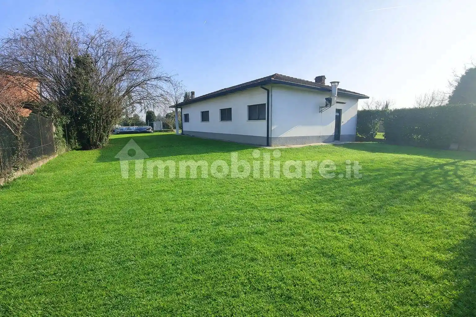 Villa in vendita a Crespiatica