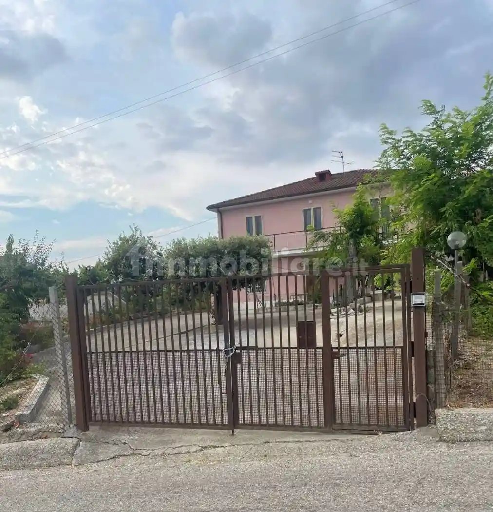 Villa in vendita a Montecalvo Irpino