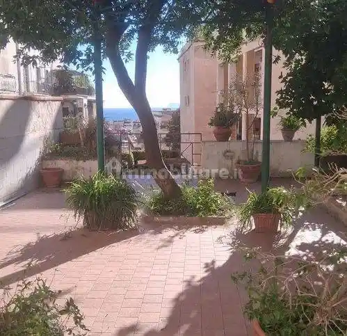 Appartamento in affitto a Napoli