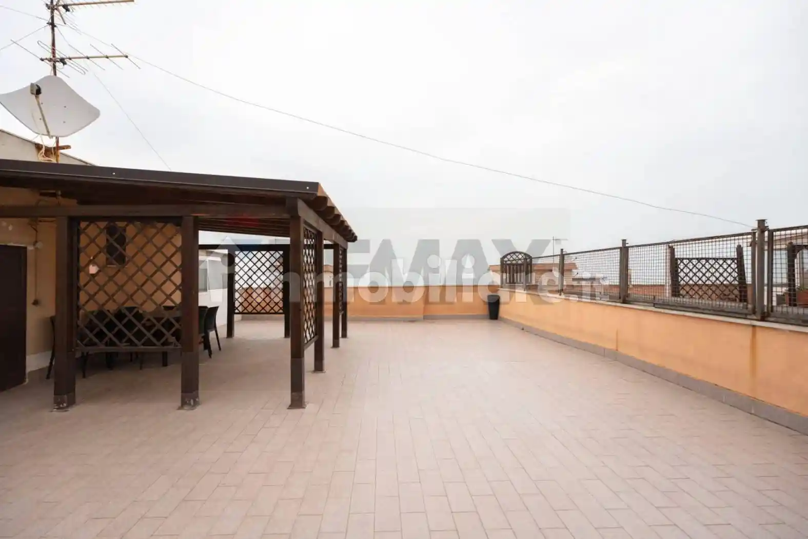 Appartamento in vendita a Falconara Marittima