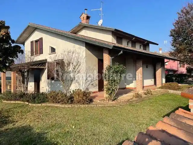 Villa in vendita a San Bassano