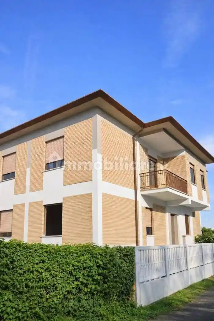 Villa in vendita a Latina